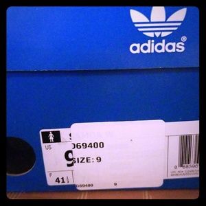 Casual Adidas Tennis Shoes